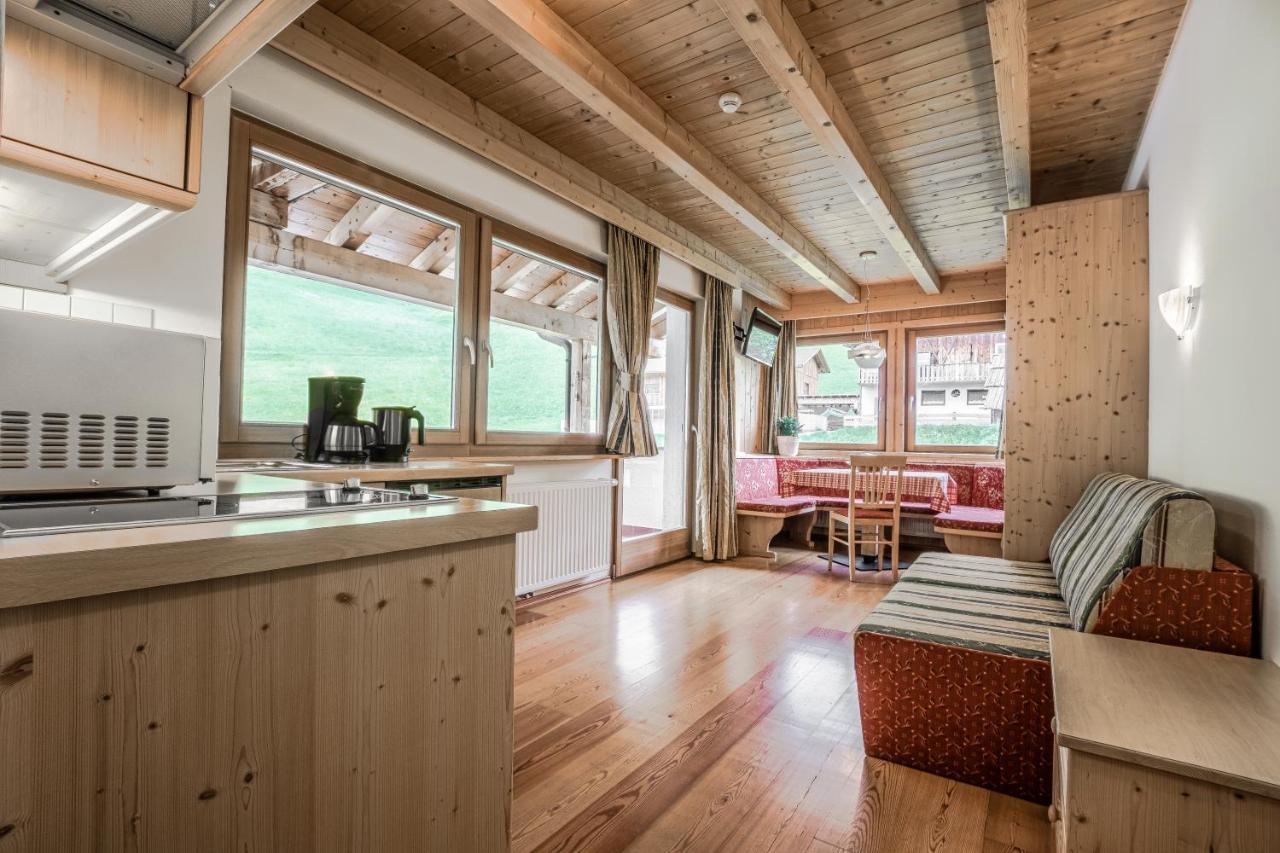 B&B - Hotel Ciasa Rue Blanch San Cassiano  Zewnętrze zdjęcie