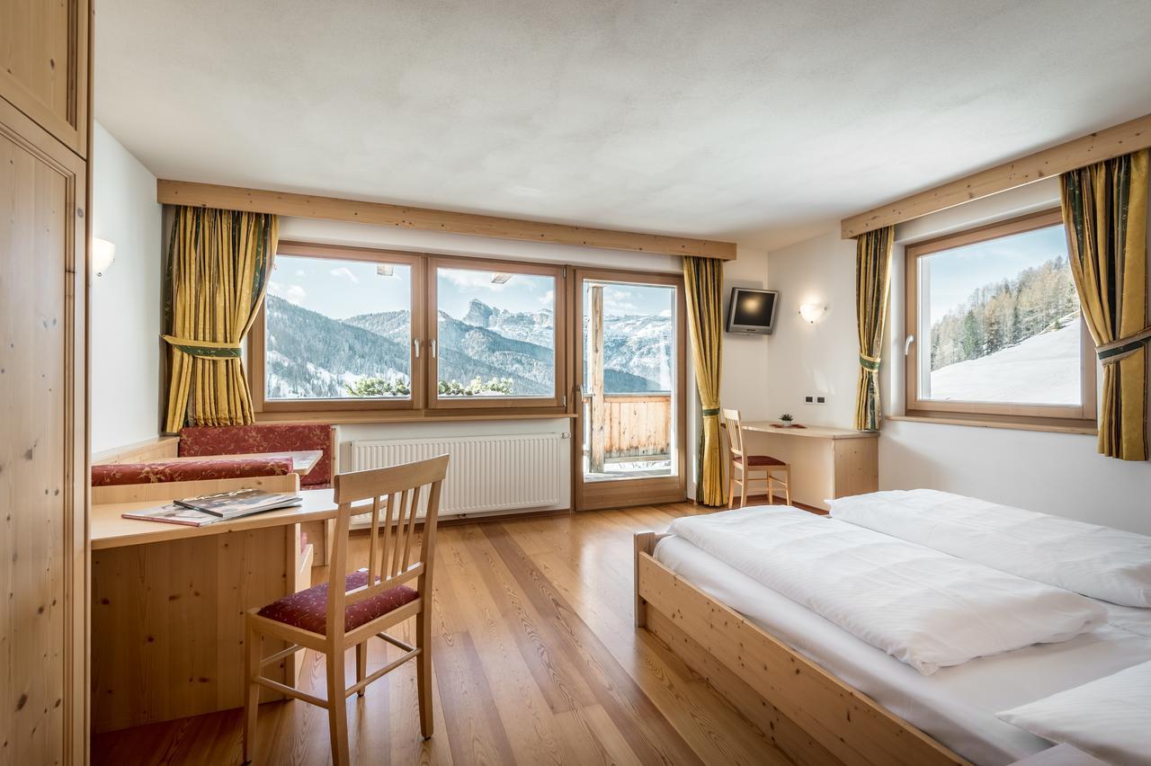 B&B - Hotel Ciasa Rue Blanch San Cassiano  Zewnętrze zdjęcie