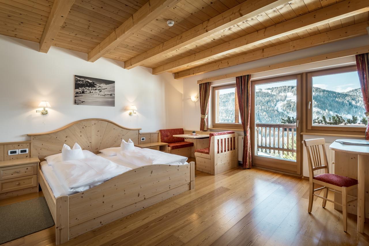 B&B - Hotel Ciasa Rue Blanch San Cassiano  Zewnętrze zdjęcie